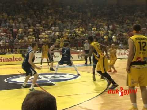 Play- off, finalja e dyte...atmosfera Peja - S.Prishtina