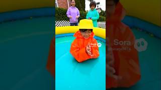 スライムで遊ぶ子供たち！