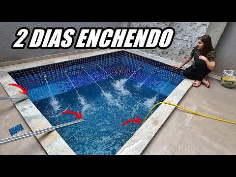ENCHENDO A PISCINA COM UMA MANGUEIRA E 2 TRILHOS :) - 7 HOUSE - LEKA COM K - PISCINA