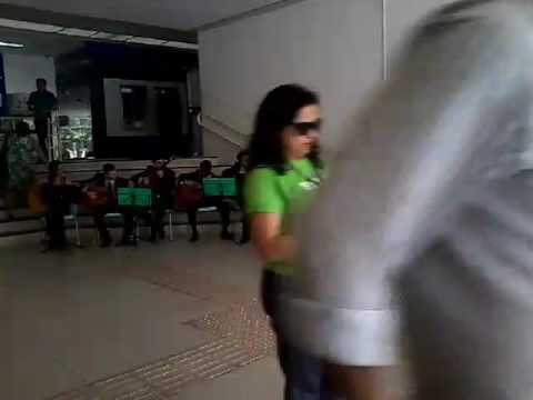 Nestes tempos de incerteza. Camerata de violoes do loceu conjunto ceará.