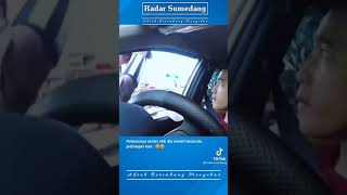 Download lagu Inilah yang terjadi kalo jomblo di tilang polwan cantik 😂😂😂 mp3