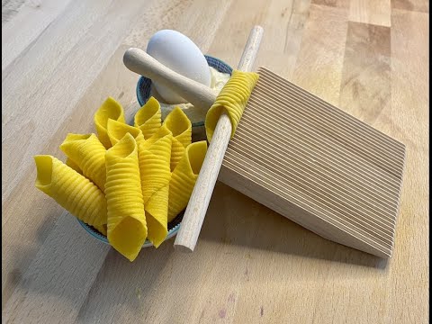 PASTA FRESCA GARGANELLI ALL' UOVO FATTI IN CASA // TUTORIAL //RICETTA TIPICA EMILIANA