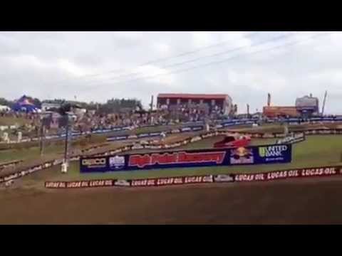 2013 High Point National 450 Moto 2 - Ryan Villopoto passes Ryan Dungey