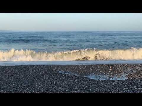 Ocean Waves on a Pebble Beach - Relaxing Sound of Waves for Sleep, Stress Relief, Studying