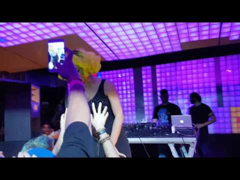 Hot Hot 24/09 - Sasha Zimmer  - Paparazzi/Telephone