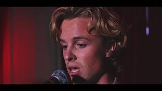 Isak Danielson - Hey Now | Live at Pustervik