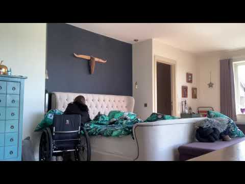 C6/7 Quadriplegic Making a Tidy Bed