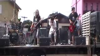 preview picture of video 'UNTITLED ROCK - Sanidade (show no Rock Planalto)'