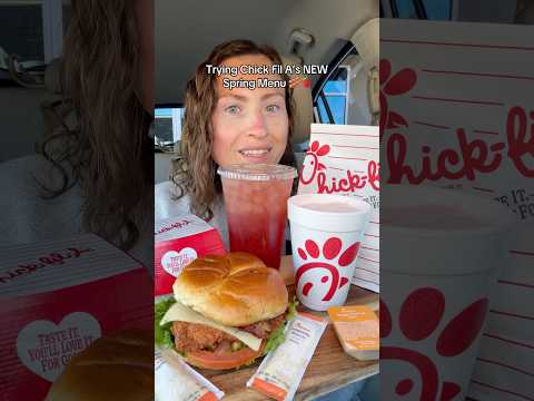 Trying Chick Fil A’s NEW Spring Menu 🍓🥓 #newfood #chickfila #fastfood #foodreview
