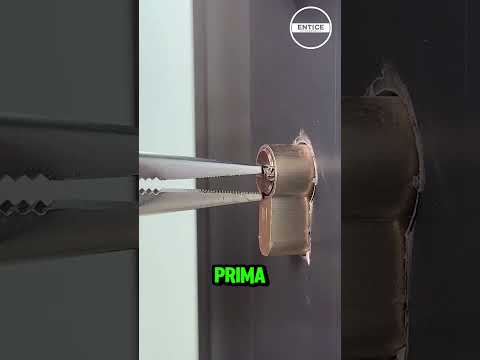 The Ingenious Solution for Keys Stuck in the Lock! 🔑 #shorts #viral #foryou