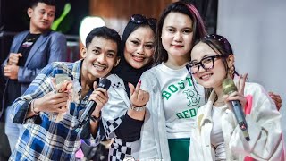Download lagu BAPER DI SAWER TEH ITA JANGJI KAMARI DUET DHEA GEMOI & DIMAS - LIVE MUSIC EDB PRO ANGKRINGAN TEH ITA mp3
