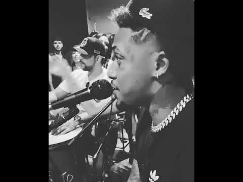 Chris MC cantando pagode - ainda bem(Thiaguinho)