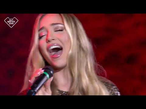 Ana Mena feat. Rocco Hunt - A Un Passo Dalla Luna, Un bacio all'improvviso (Live) 2021
