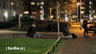 preview picture of video 'Politie houdt met getrokken wapens 2 verdachten aan in Voorburg'