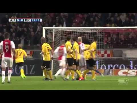 Arek Milik scores an old school Ronaldo-esque free-kick