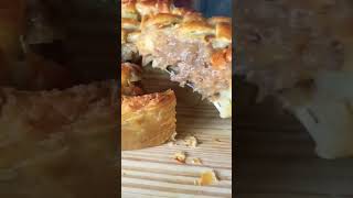 Traditional meat &amp; potato pie! So very tasty! 😋🏴󠁧󠁢󠁳󠁣󠁴󠁿 Click for the full video recipe ❤️