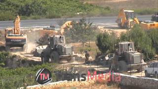 الخليل-هدم قوات الاحتلال لمصنع الرحمه التابع للجمعيه الخيريه الاسلاميه للايتام صباح اليوم ٢-٩