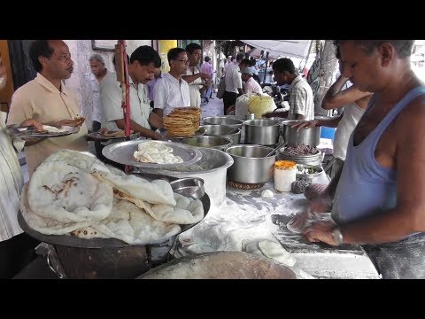 Lunch Time Tandoori Roti with Tarka | Street Food in Kolkata Footpath | Indian Roadside Food Video