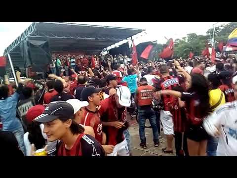 "Hinchada Rojinegra 20/08/17 (lbi)" Barra: La Banda del Indio • Club: Cúcuta