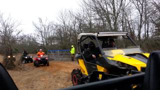 preview picture of video 'Riding my Polaris RZR 800 at Pine Mountain park with friends and family.'