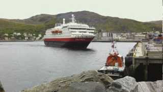 preview picture of video 'Hurtigruten Kong Harald legger til kai i Hammerfest'