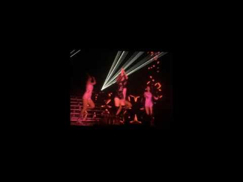 Taeyeon butterfly kiss up&down