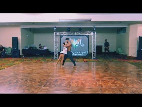 Awesome Dance Routine - Aline Cleto & Charles Espinoza