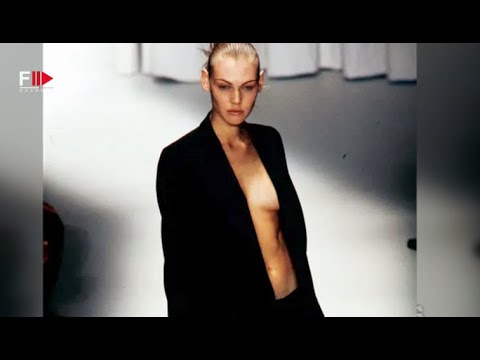 Vintage in Pills GIANNI VERSACE Fall 1997 - Fashion Channel