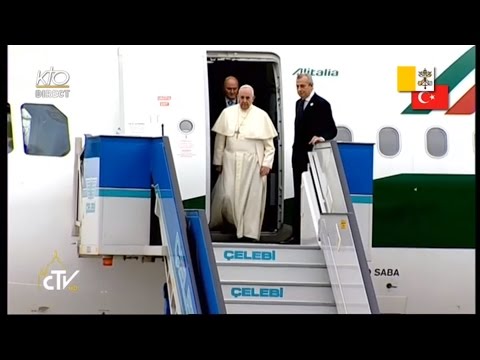 Arrivée du Pape François à Istanbul