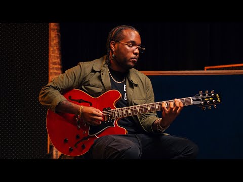 Morgan Burrs Performs with the Heritage Custom Core H-535