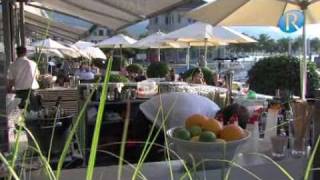 preview picture of video 'MARINA LACHEN Hotel & Restaurants Lachen am See. Bar Lounge Ristorante Pizzeria Thai-Food.'