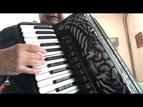 Playing in thirds on the accordion treble keyboard - Fingering demonstration bty Alex Govier