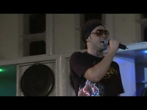 24- ENBRASANDO, ENVOLVENDO  ( DVD OS HAWAIANOS FURACÃO 2000 )