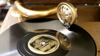 "Let Yourself Go" - Bunny Berigan and his Boys (v/Chick Bullock)