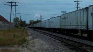 preview picture of video 'NS 2699 SOUTH LEADS THE Z TRAIN THRU WEST ALLIS AND FLASHES HIS DITCH LIGHTS 8-7-09 .MOV'