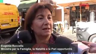 Violenza digitale, a Roma giornaliste in piazza con lo slogan «Non con la mia faccia»