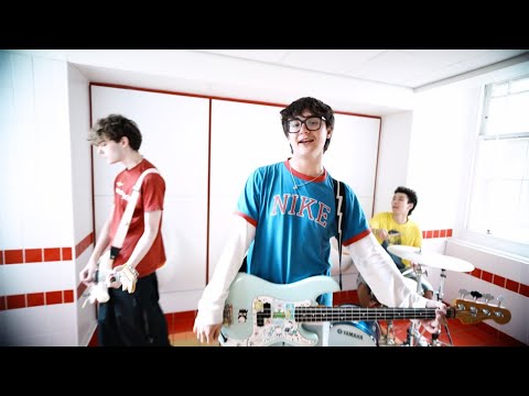 SPLINT-R - Chicken Joe Dad (Official Music Video)