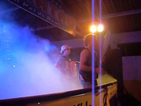 FORRÓ STRELAR ( MUSICA: VAI NO BANHEIRO )