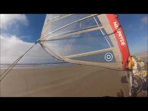 Windcar Brasil deslizando de land sailing pela maior praia do mundo