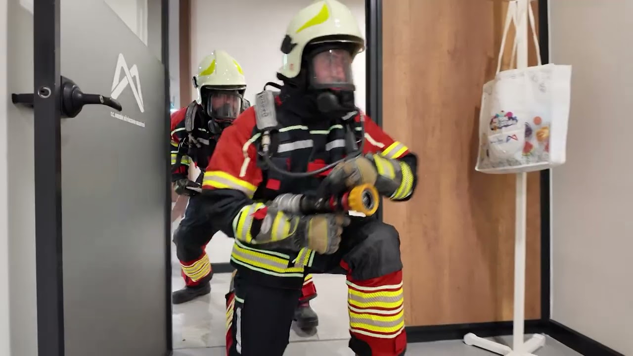 BÜYÜKŞEHİR BELEDİYESİ ANA HİZMET BİNASI’NDA YANGIN TATBİKATI GERÇEKLEŞTİRİLDİ