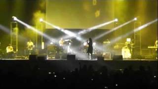 DANCE PE CHANCE SUNIDHI LIVE WEMBLEY ARENA