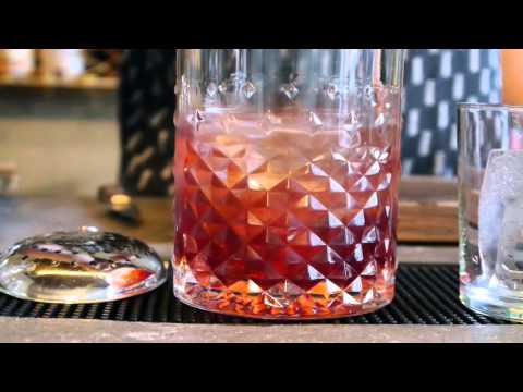 "EN HALV HUND" Vol. 34 Negroni