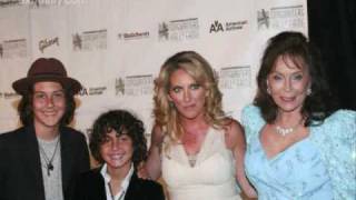 LORETTA LYNN (EASY LOVING)