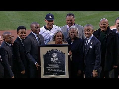 Yankees honor Mandela with plaque