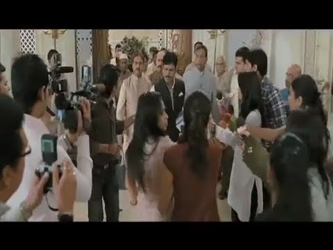 Manoj Bajpai Is Blamed For Babulaal - Raajneeti