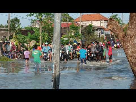 download lagu mp3 mp4 Benjeng Gresik, download lagu Benjeng Gresik gratis, unduh video klip Benjeng Gresik