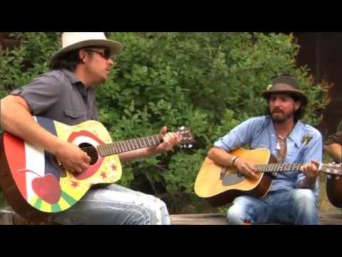 Long Road to Nowhere - Micky & The Motorcars