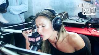 Dry feat Vitaa - Le Temps Qui Passe (live Skyrock)