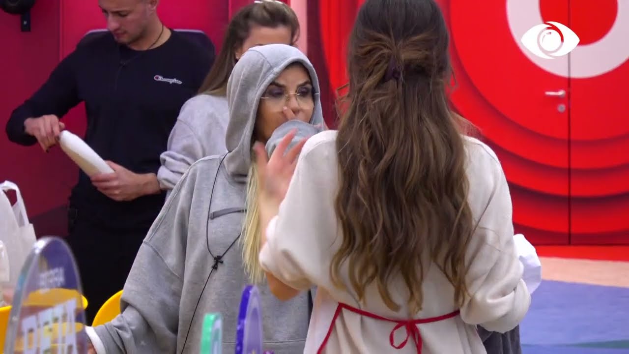 Duhet të vijë dikush tjetër në kuzhinë/ Diola-Valbonës: Gjej dikë tjetër