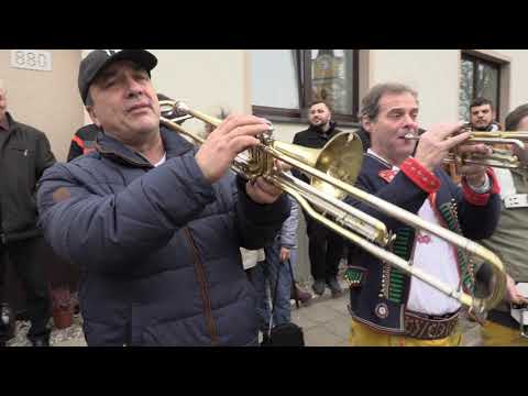 MUTĚNICE-Oblíbená dechová hudba TÚFARANKA ze Šakvic vyhrává na dnešních KATEŘINSKÝCH HODECH